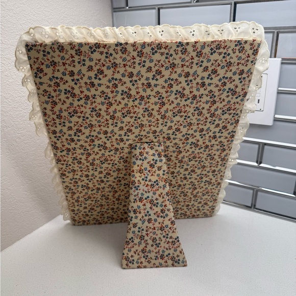 Vintage Fabric Padded Picture Frame 1980s Retro Floral Handmade Cottagecore Lace - Picture 4 of 12